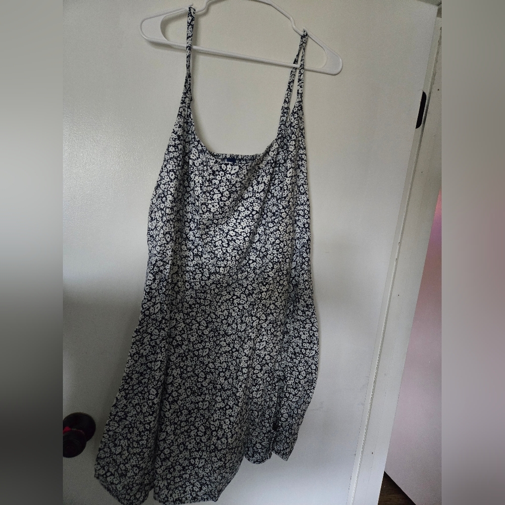 Old Navy Black and White Floral Dress